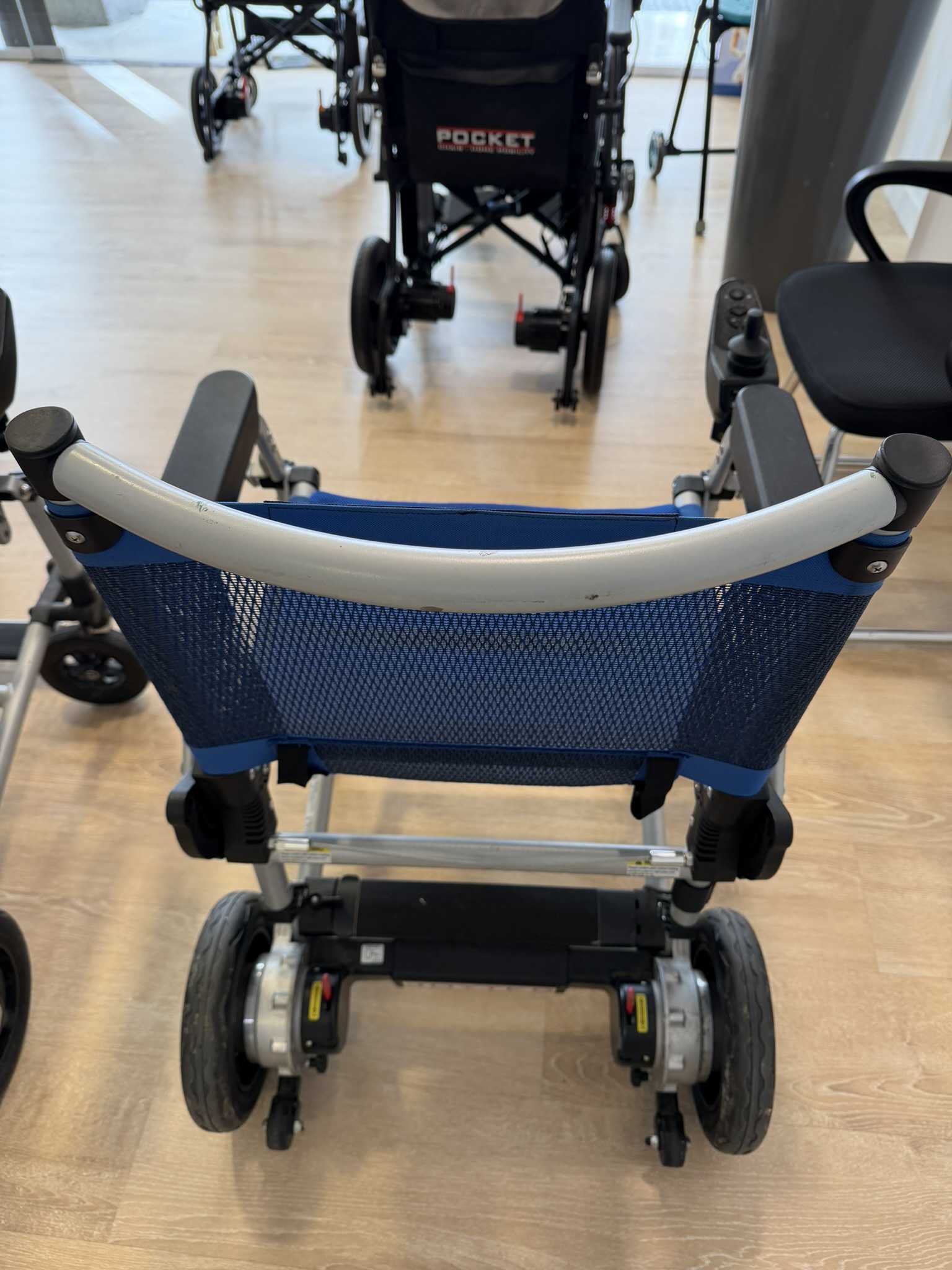 Joytec classic azul desde atrás